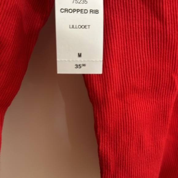 New with tags aritzia ribbed red long sleeve - Picture 2 of 2